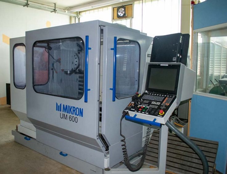 Mikron UM 600 vertical milling machining center for sale