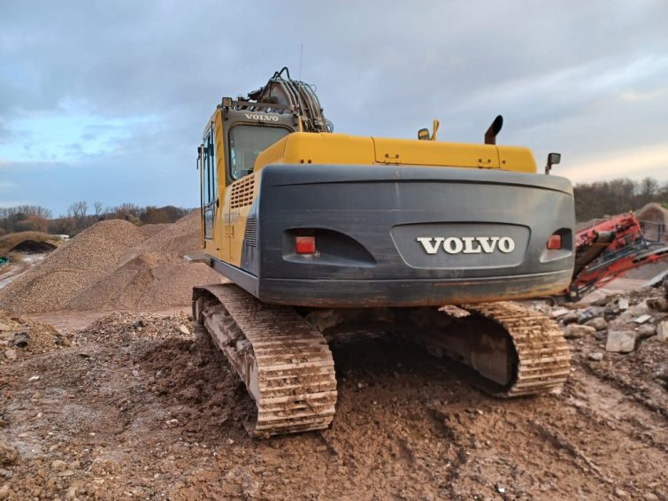 Volvo EC 240 BNCL Kettenbagger zu verkaufen