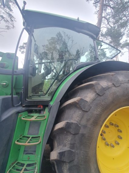 John Deere 6190 R Tractor for sale